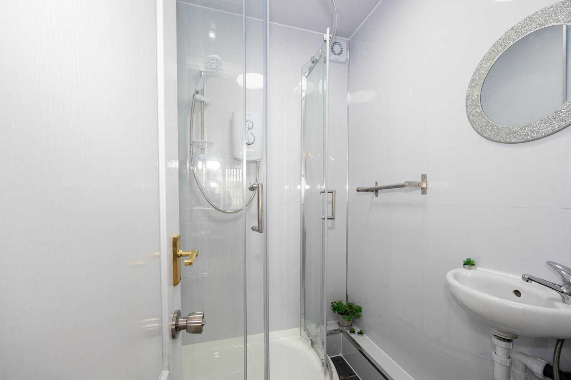Airstays Apartment Уидъншоо Екстериор снимка